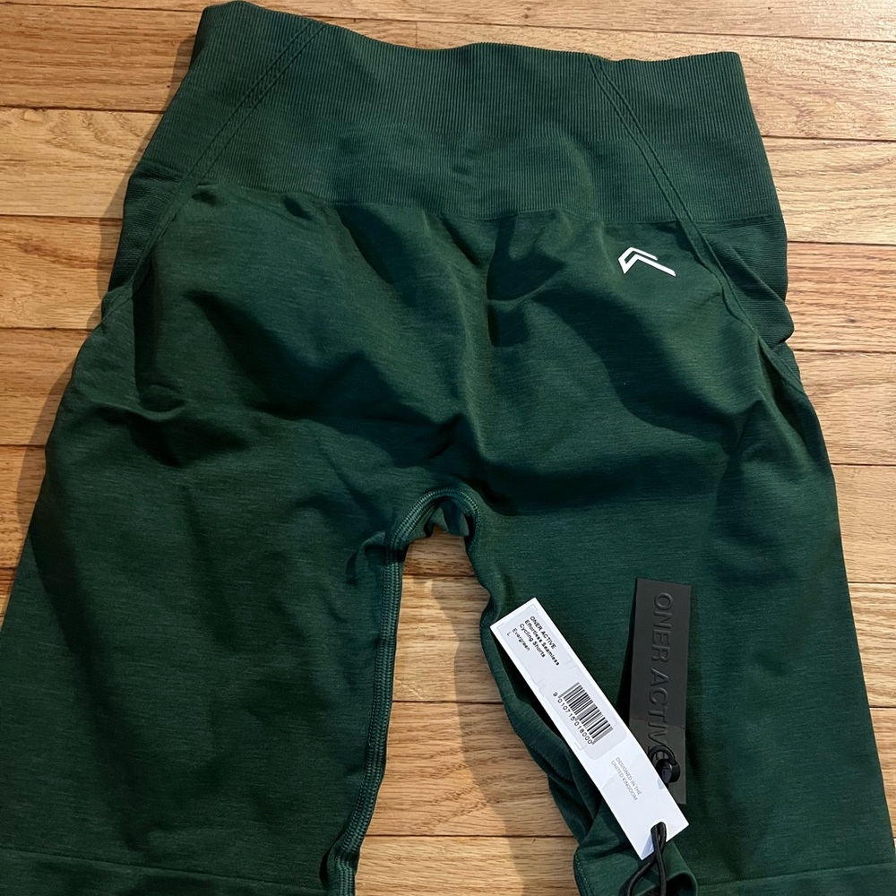 Women’s athletic cycling shorts